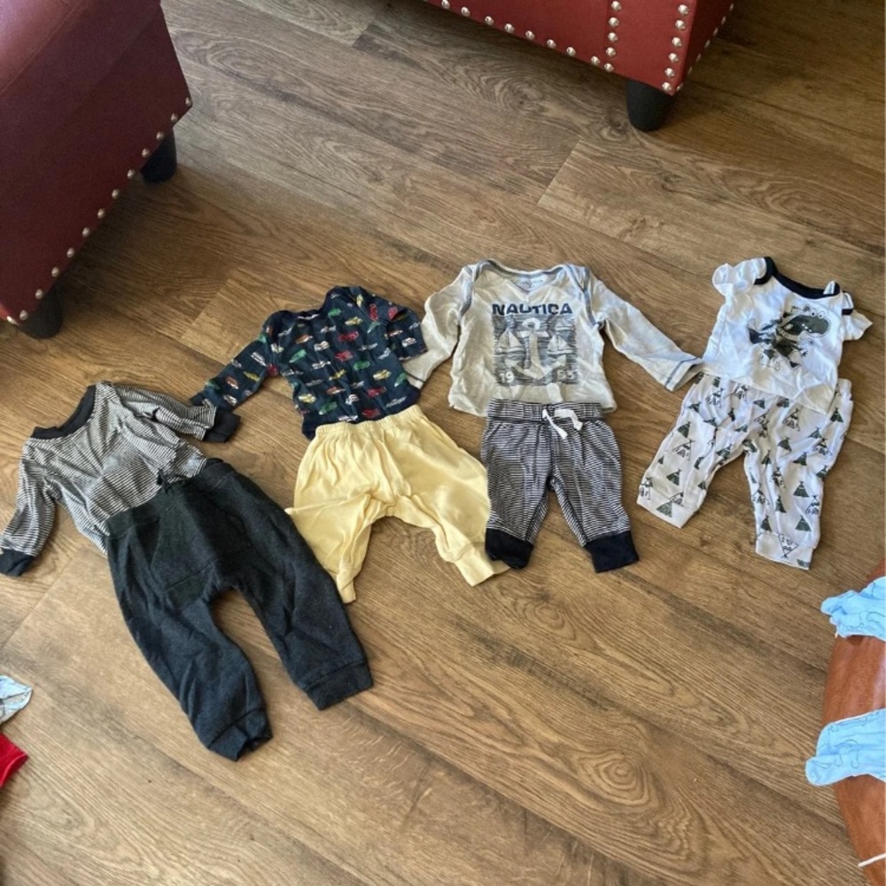 Four babies outfits 0-3 months